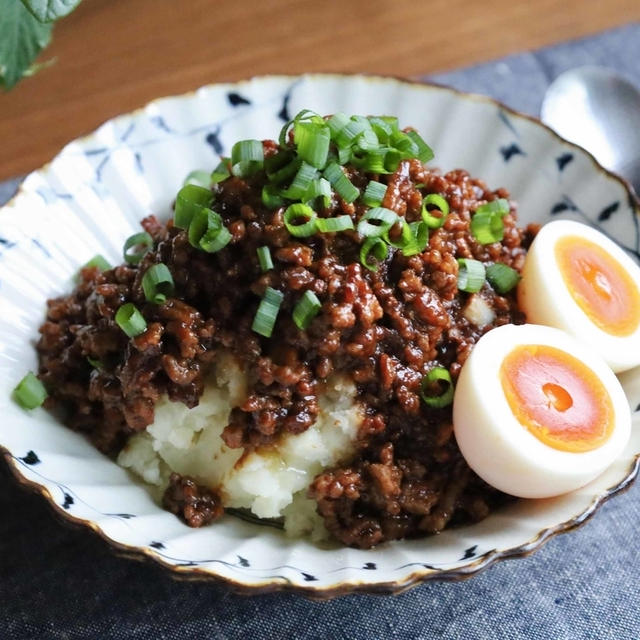 甘じょっぱくてコクのある「肉みそポテサラ」