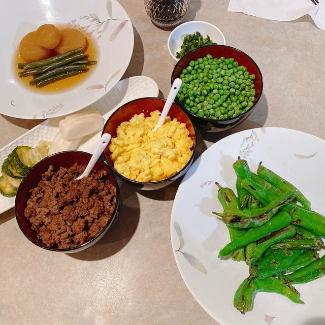 三色丼に侵入するマヨネーズと明太子の結果