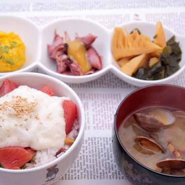 雑穀米ご飯のまぐろ山かけ丼