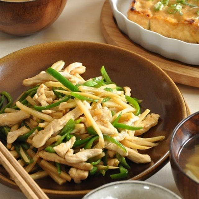 鶏むね肉で節約！晩ごはんにオススメ主菜【チンジャオロース】