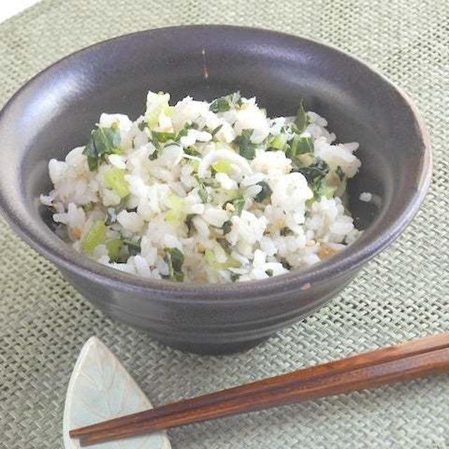 柚子胡椒でピリッと爽やか〜小松菜としらすの混ぜご飯。