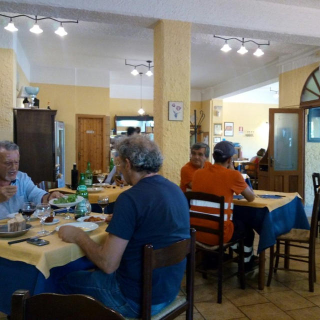 イタリアの美味しいレストラン　イタリア バジリカータ州 マテラ県  リオネーロ・イン・ ヴルトゥレ  Trattoria Zi Mingo