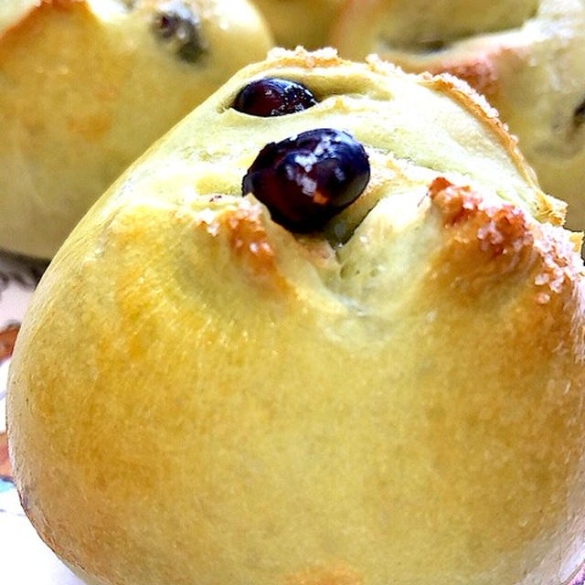 昨日に引き続き、、、和の春のパン！オーブンで「カリッふわ抹茶ミルクパン」