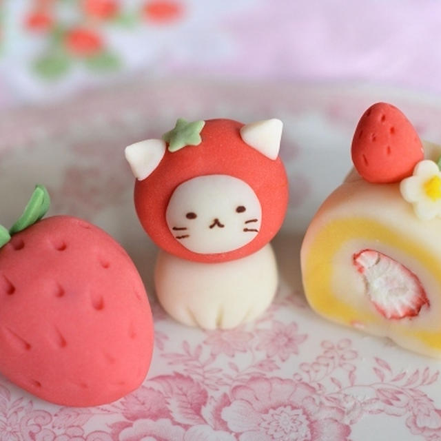 洋菓子みたい！苺づくしの猫練り切り
