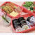 行楽弁当見栄えがする♡太巻きとスティックおにぎり弁当 