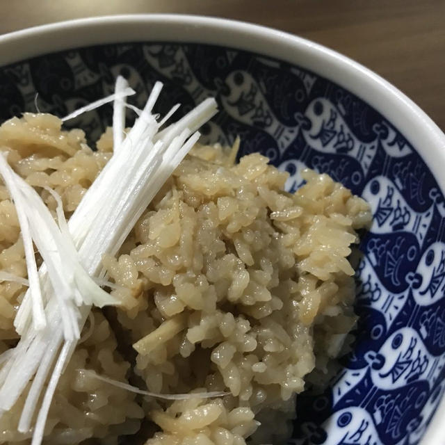 鱈の炊き込みご飯【干し椎茸の戻し汁＆アゴ出汁風味】