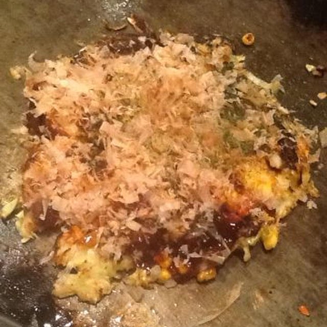 息子さんに焼いていたもらったお好み焼き、緑区六三にて