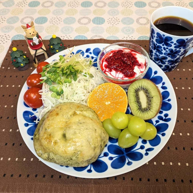 2023/8/2023*ほうれん草ベーコンチーズベーグルモーニング*