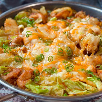 【レシピ】ワンパンとろーり♬うま辛チーズタッカルビ♬