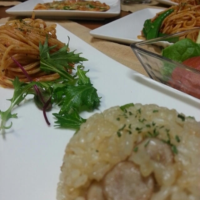 ソーセージピラフ&トマツナパスタ&ピザの夕食♪