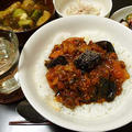 麻婆ナスにもトマトを入れるとうまいのである。