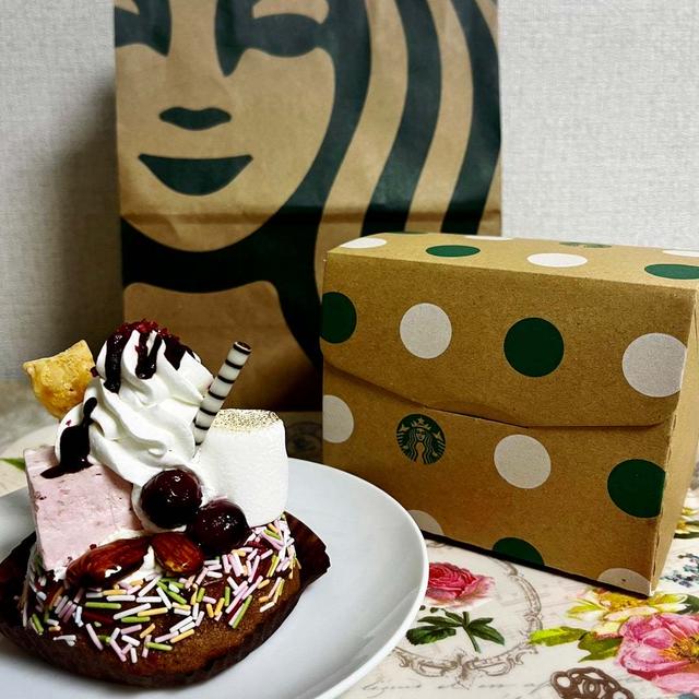 【スタバ新作】7種類のトッピング ミックスパフェケーキ