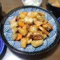 【家ごはん】 炒飯と 鶏肉と里芋の照り煮　 ＊ オーブンレンジ