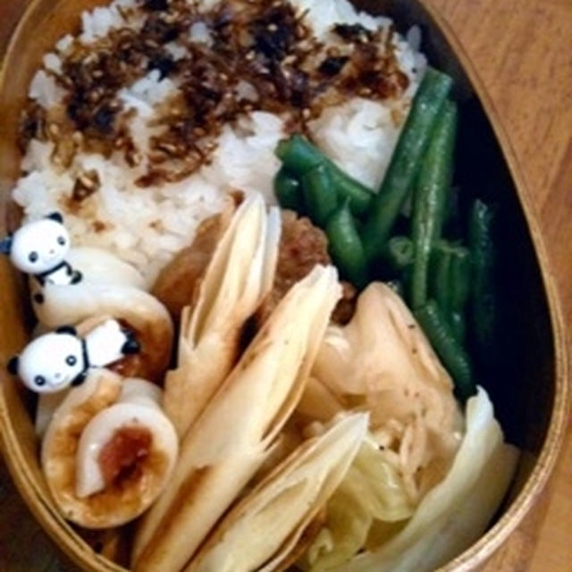 恐竜と虫。たらのソース揚げ★お弁当