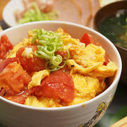 トマ玉丼
