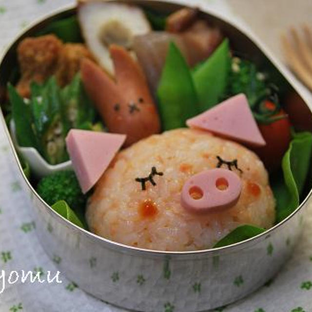 ブタさんおにぎり弁当（キャラ弁）