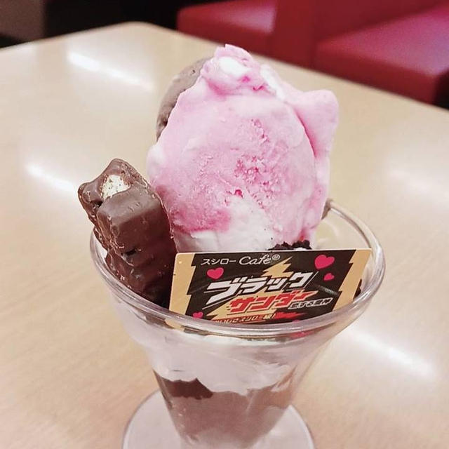 スシロー　本命のザクふわブラックサンダーパフェ