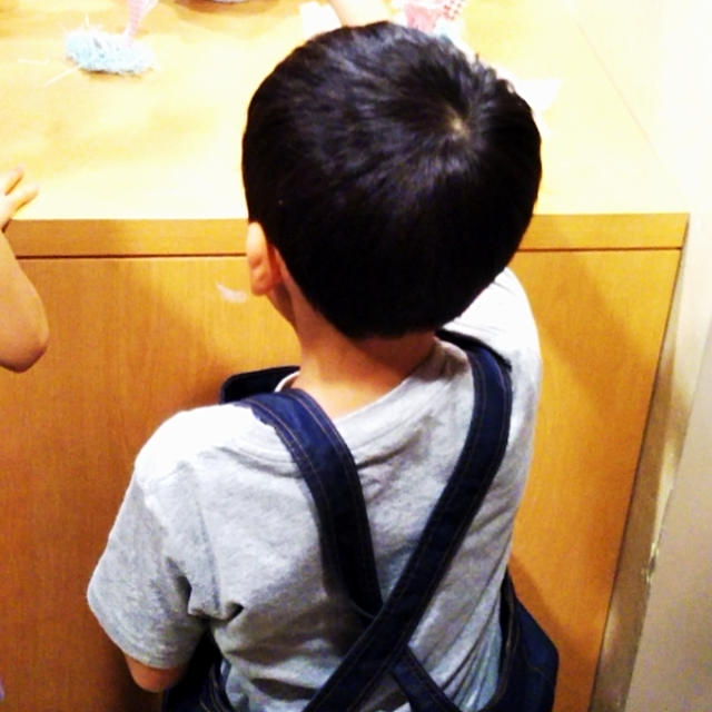 今朝、子どもがお弁当を全部床に落とす