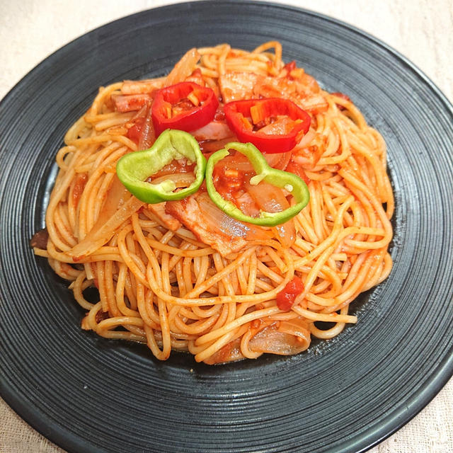 ベーコンと玉ねぎとトマトの激ウマスパゲッティ