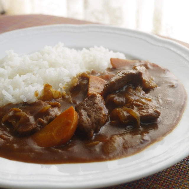 牛すじカレーの晩ごはん