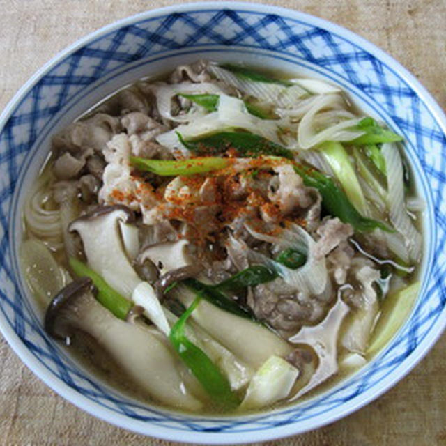稲庭うどんで、牛しゃぶうどん