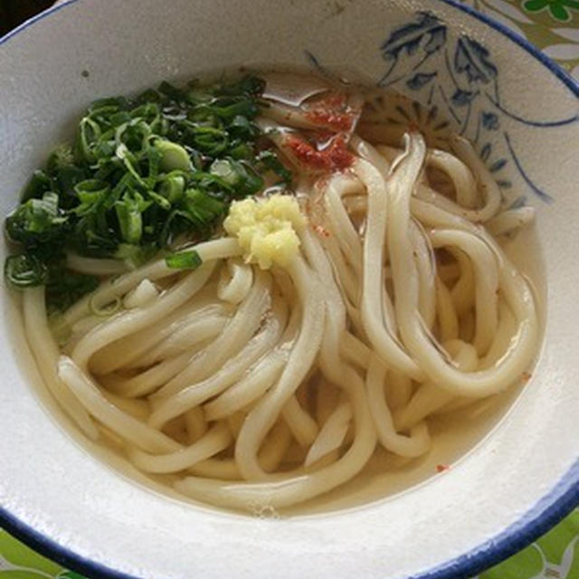 知り合いに会う前に一杯。
