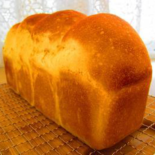 全粒粉入り練乳ﾐﾙｸ食ﾊﾟﾝ♪照焼きれんこんつくねｻﾝﾄﾞ♪ｼﾅﾓﾝﾚｰｽﾞﾝﾊﾟﾝ