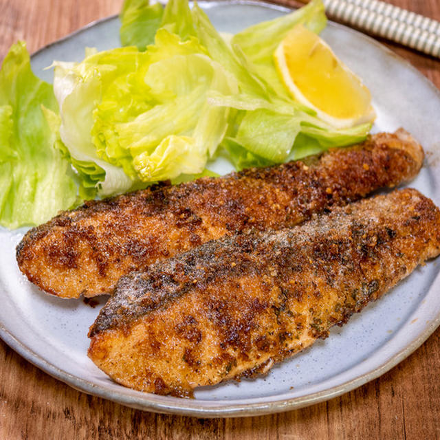 ちょっと色は地味ですが「秋鮭の香草パン粉焼き」&たまに食べたくなる「げんこつラーメン」