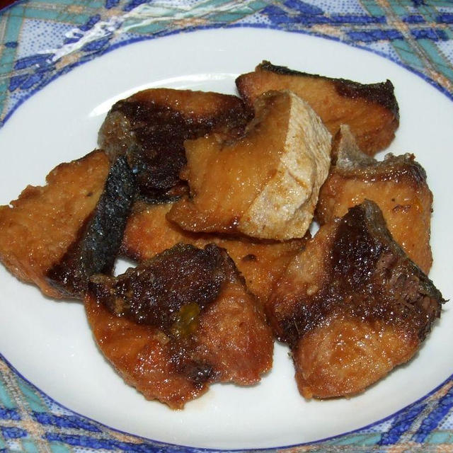 ブリの唐揚げ・蓮根天・牛蒡と人参のかき揚げ
