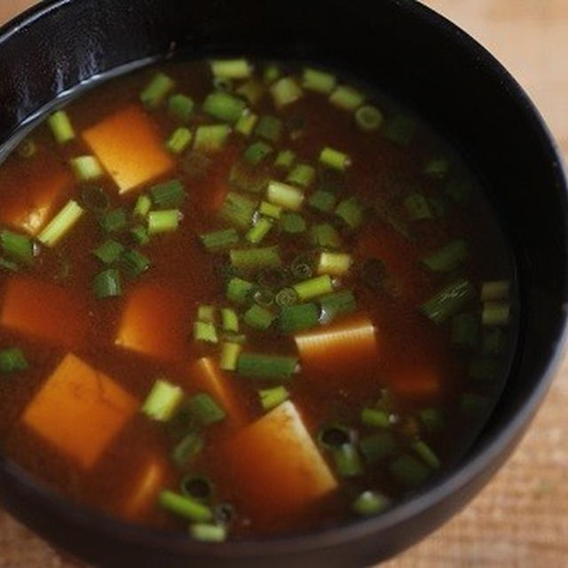 簡単・だし汁不要♪豆腐の一杯分お味噌汁