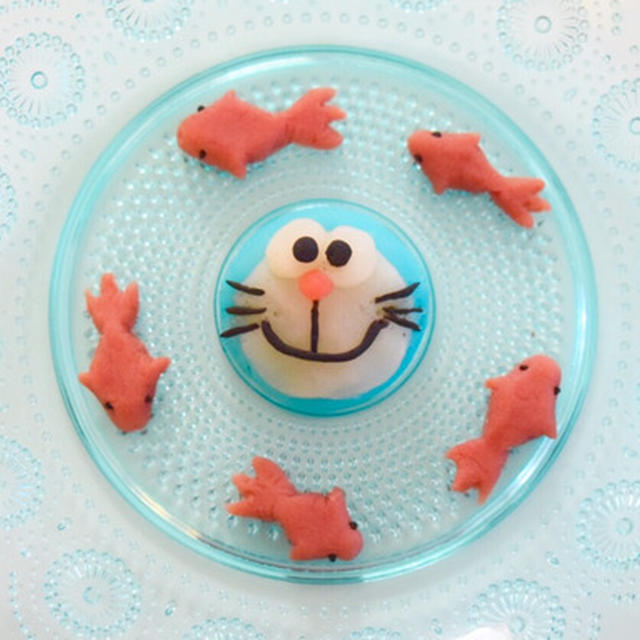 初めての練り切り♪ドラえもんと金魚・マジパンスティック。