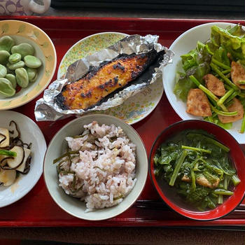 下げが目立ちました