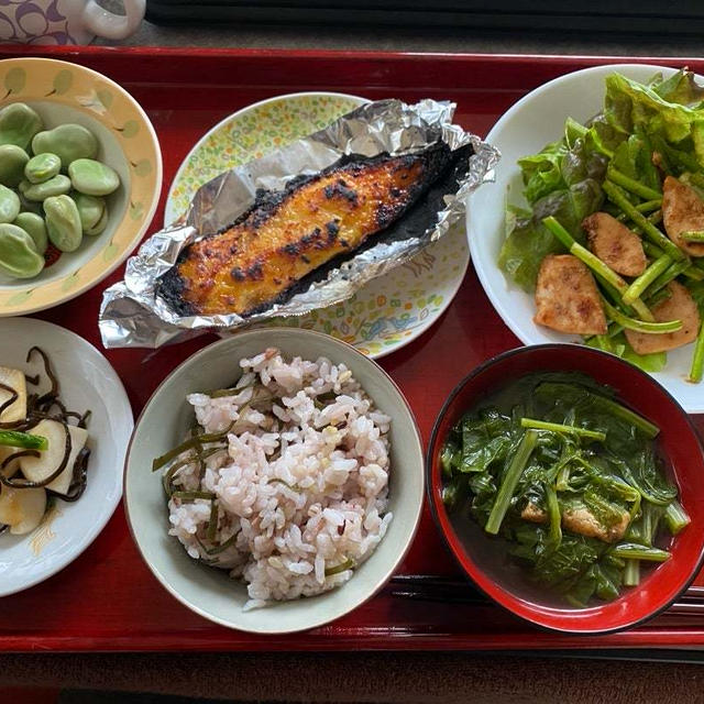 下げが目立ちました