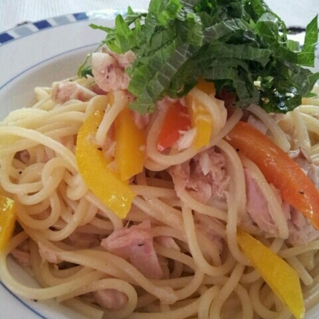 お昼にいかが？ツナと大葉のパスタ