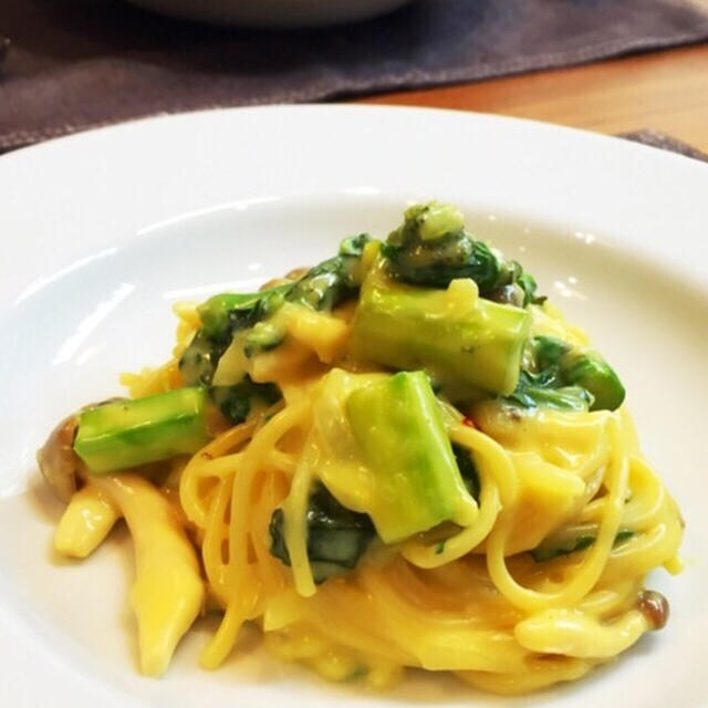 【春色】春野菜のサフランクリームパスタ(〃艸〃)
