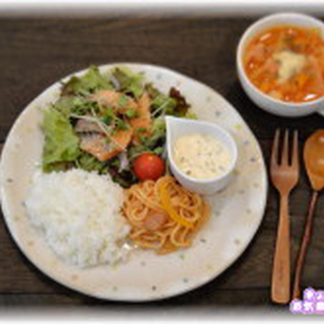 カフェ風★サーモン竜田揚げサラダ(タルタル添え)プレート
