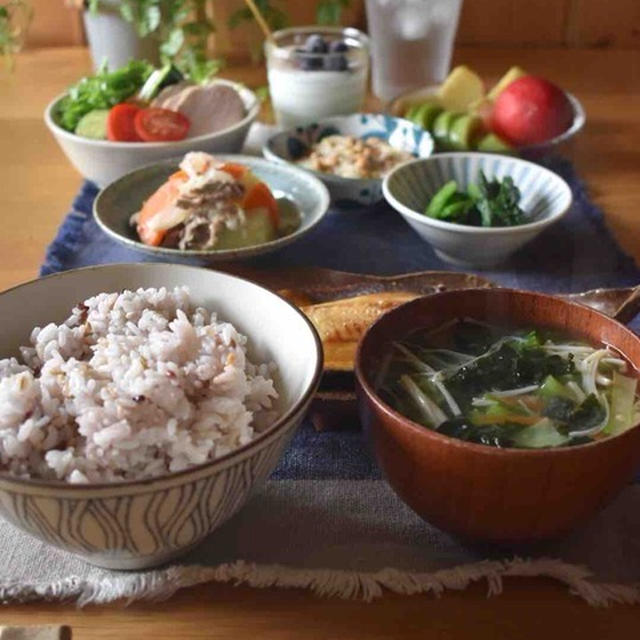 ゆっくり完オフ朝ごはん。