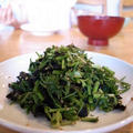 ごはんと一緒に、にんじんの葉と茎のごま油炒め｜マオ助画伯の自画像