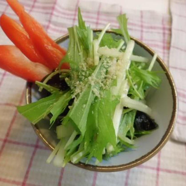 水菜と海藻のサラダ