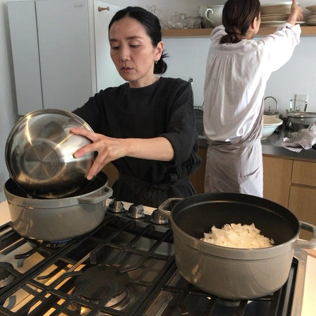 ビアズリーのエプロンコートを購入し渡辺有子先生の料理教室を体験しました。