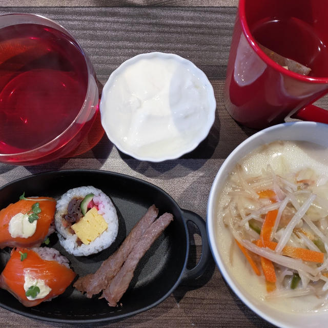 パーティーの後の朝ごはんてこんなもんですのね?