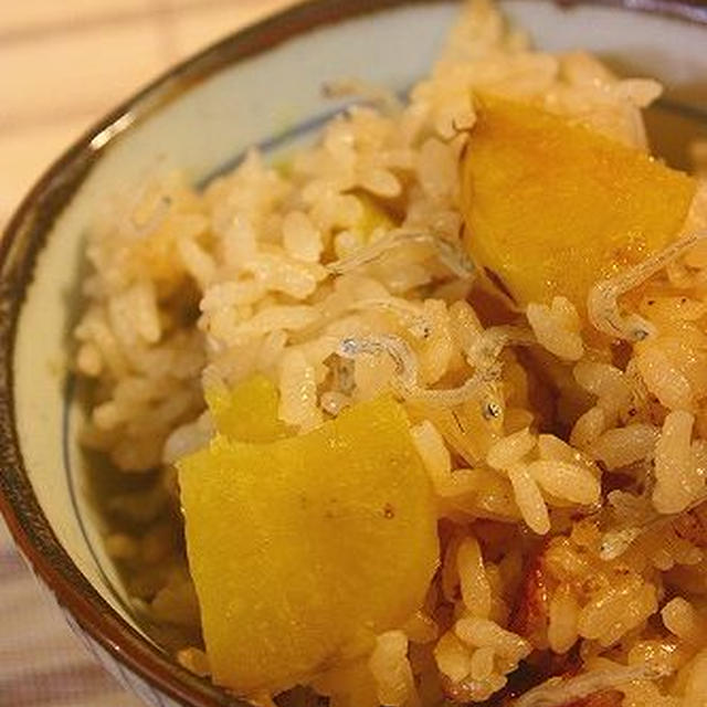 さつまいもとちりめんじゃこの炊き込みご飯