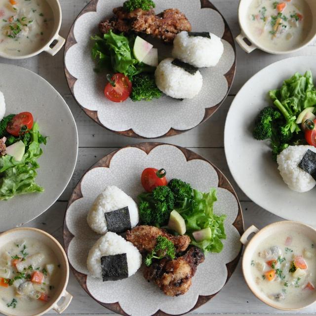 家族そろってお昼ごはん。