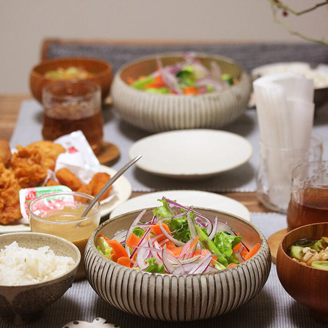 【献立】山盛りサラダと具沢山お味噌汁と僕風「なんでもいい」「軽めの」ご飯。