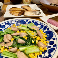 【子どもが喜ぶ】小松菜とソーセージとコーンの牡蠣だし醤油炒めは旬のおいしさ！