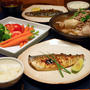 脂ののった塩サバ焼き　など