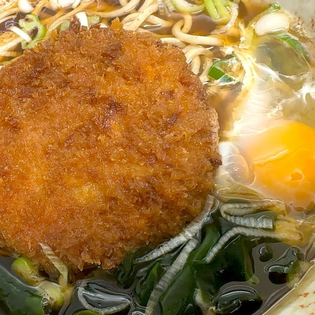 立ち蕎麦行脚「鬼怒そばのメンチそば」