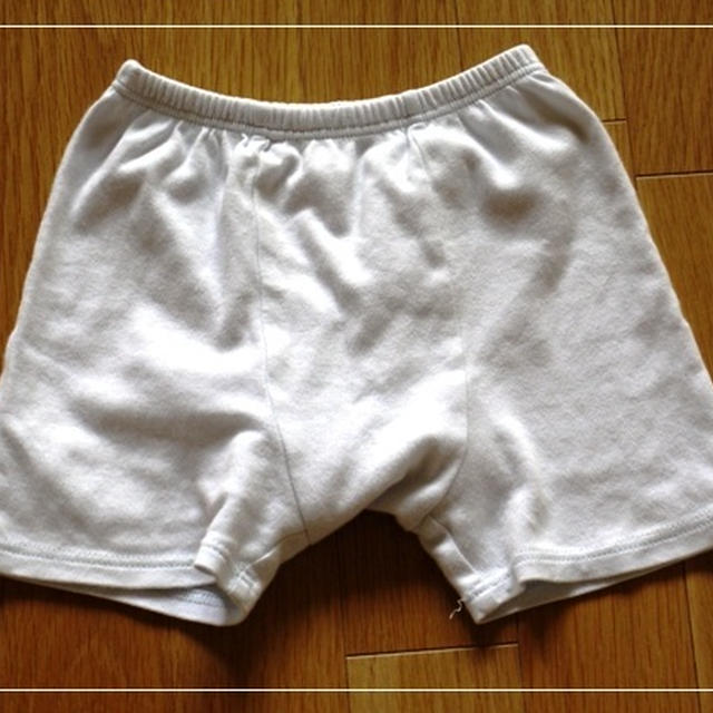 レースでパンツを可愛くリメイク
