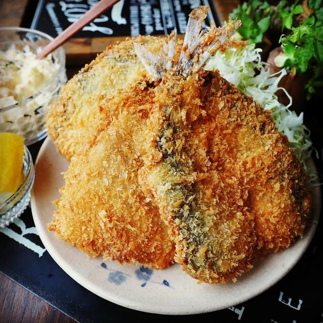 2日間の夕御飯♪バッター液でめちゃ簡単❤️ふわふわ鰯のフライと茄子と、ささみのガリポン炒め❤️