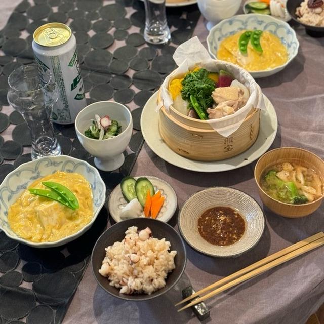 タコ飯と蒸し鶏&野菜と卵あんかけ温奴とかの夜ごはん